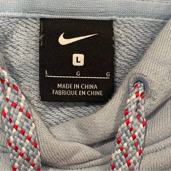 Nike Men's Light Blue Hoodie with Red Accent - Picture 3 of 5